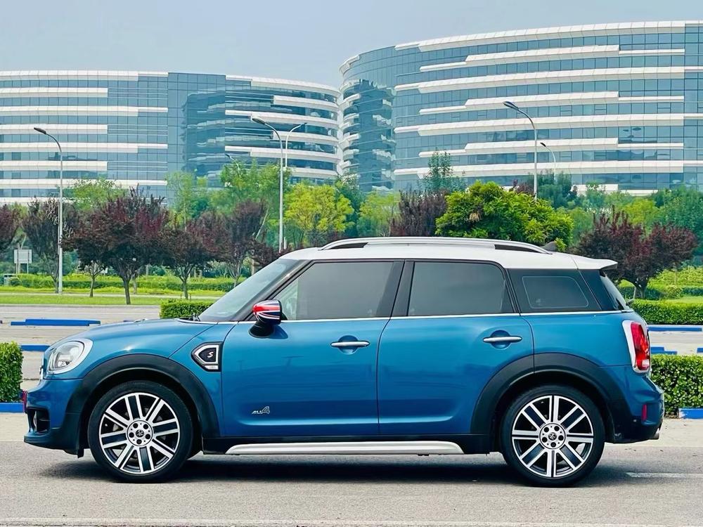 MINI MINI COUNTRYMAN