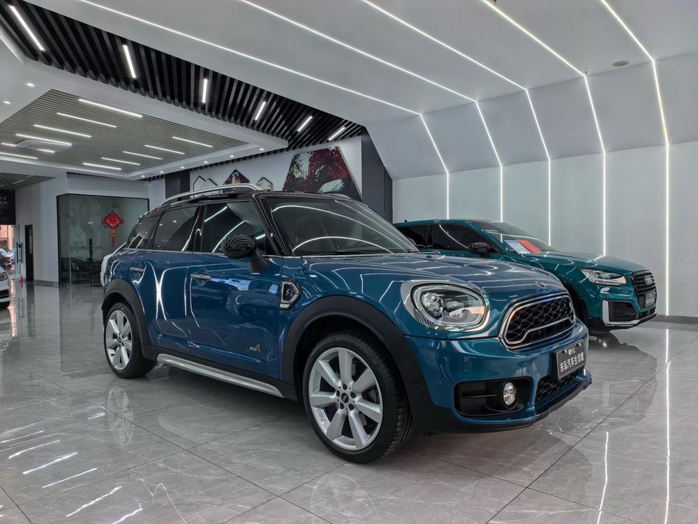 MINI MINI COUNTRYMAN