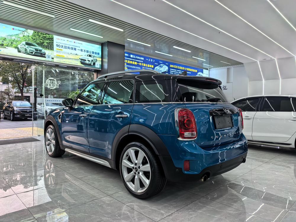 MINI MINI COUNTRYMAN