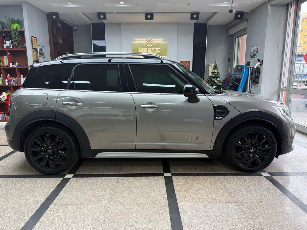 MINI MINI COUNTRYMAN