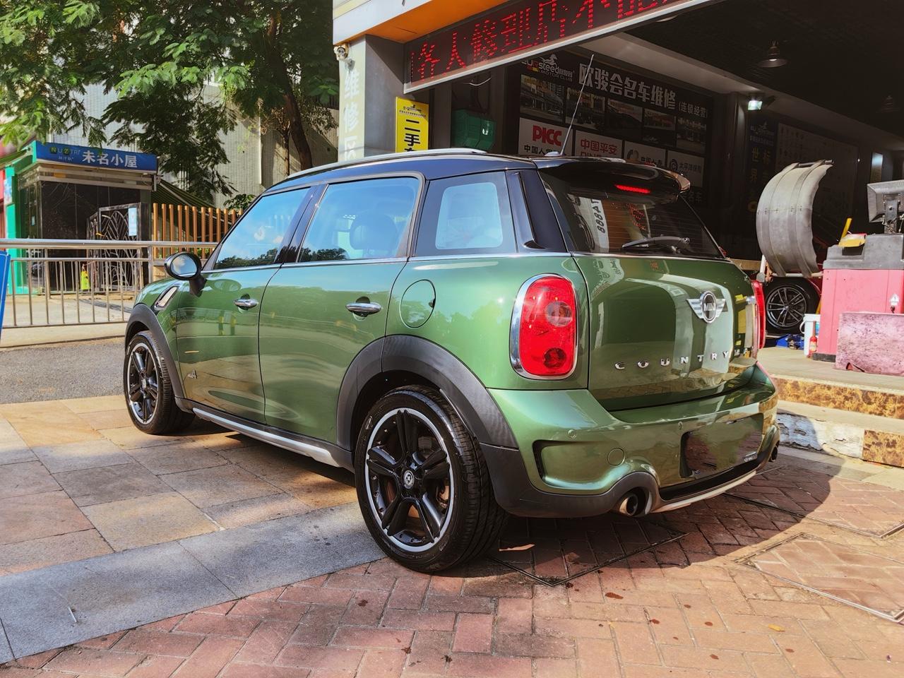 MINI MINI COUNTRYMAN