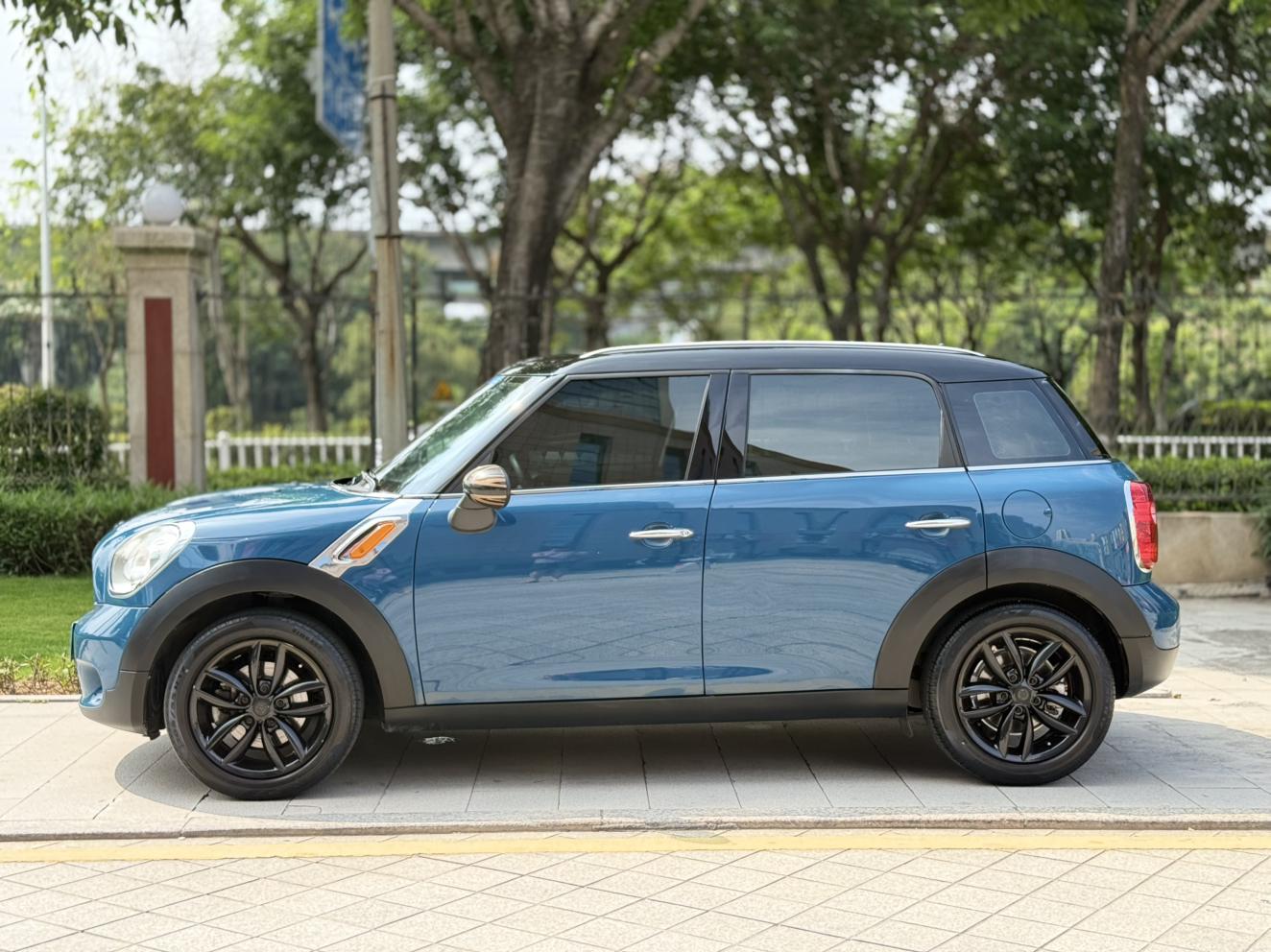 MINI MINI COUNTRYMAN