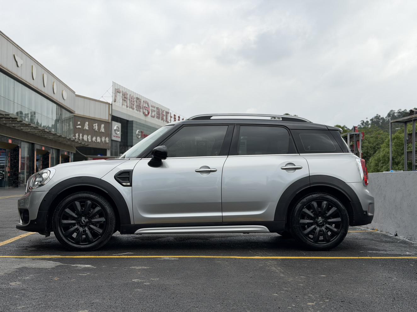 MINI MINI COUNTRYMAN