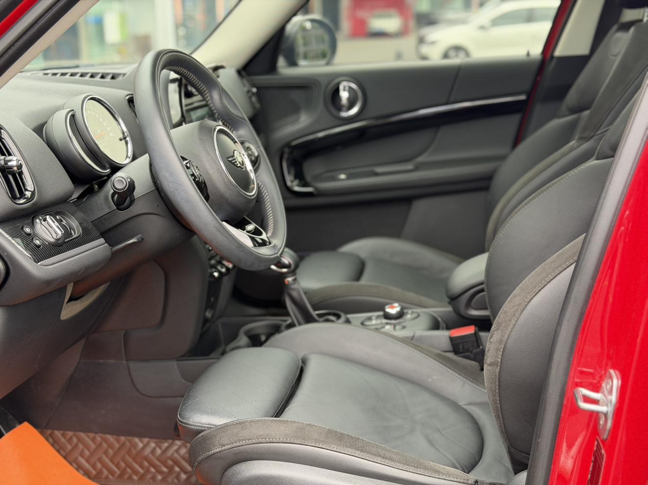 MINI MINI COUNTRYMAN