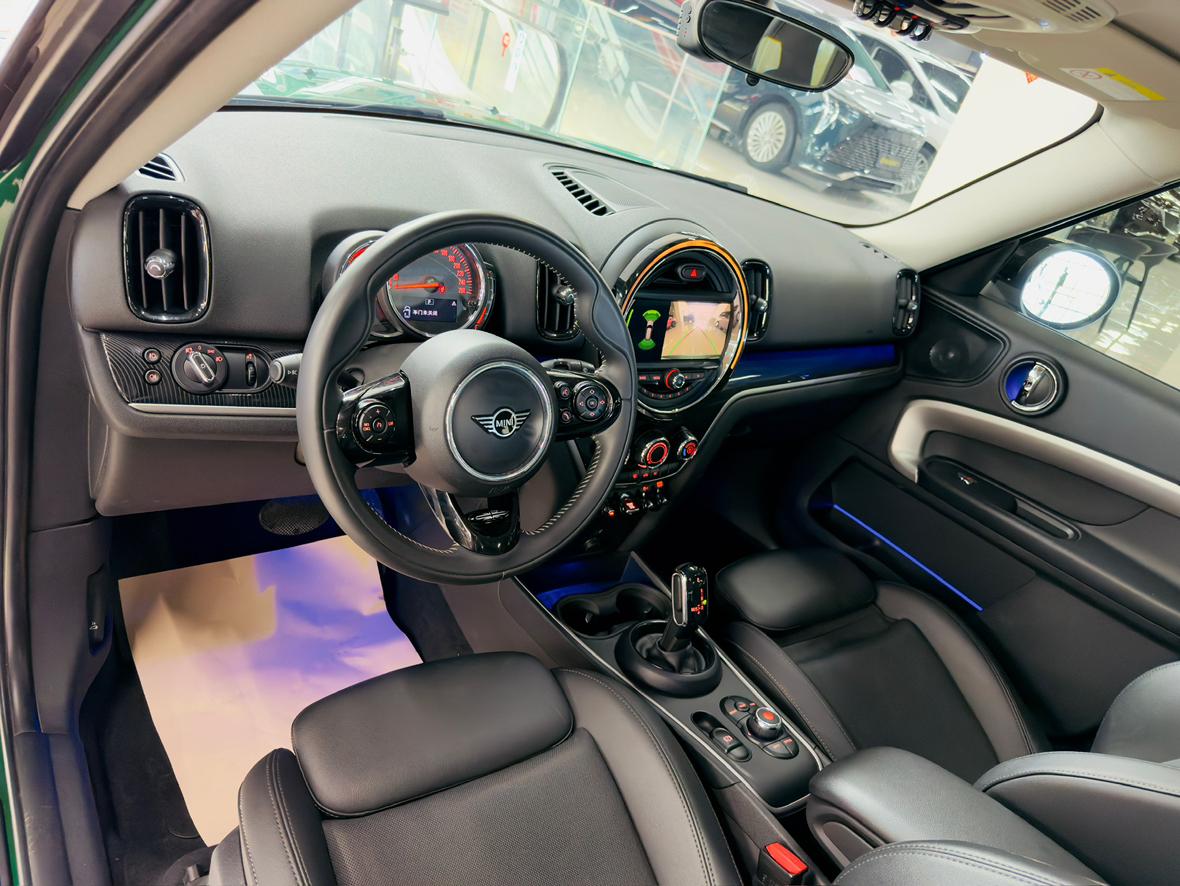 MINI MINI COUNTRYMAN