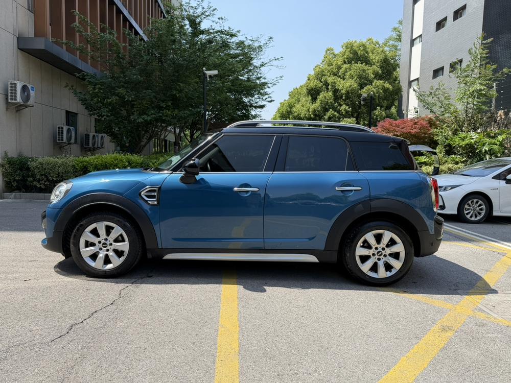MINI MINI COUNTRYMAN