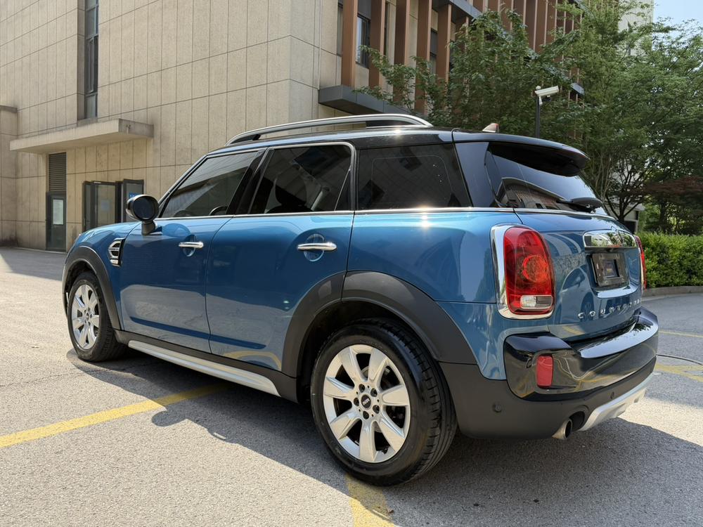 MINI MINI COUNTRYMAN