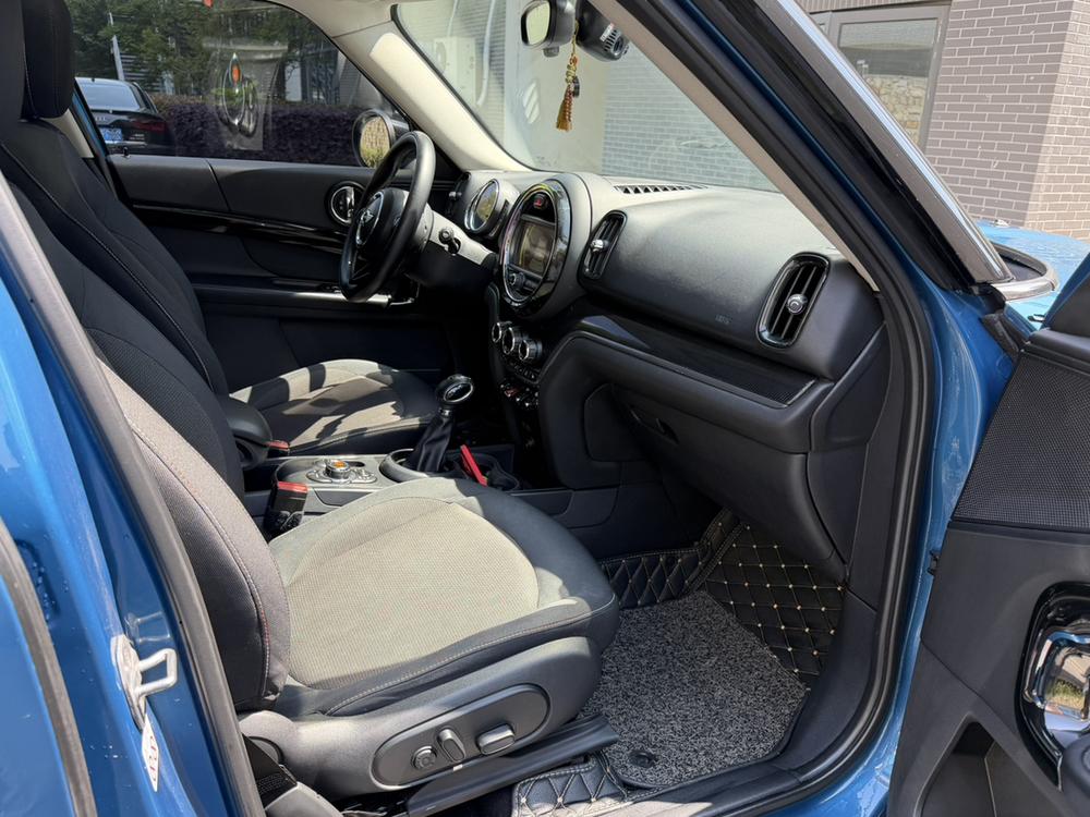 MINI MINI COUNTRYMAN