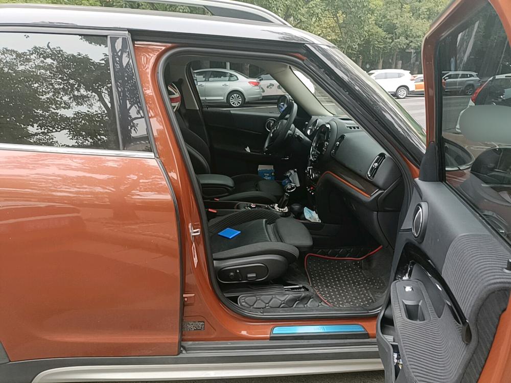 MINI MINI COUNTRYMAN