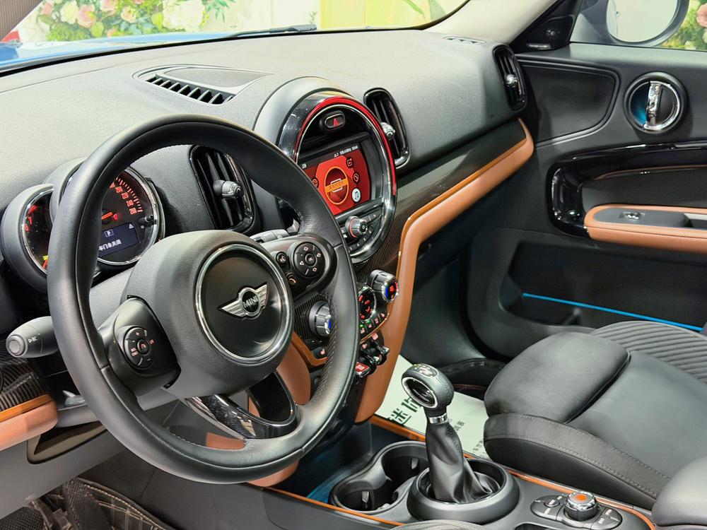 MINI MINI COUNTRYMAN