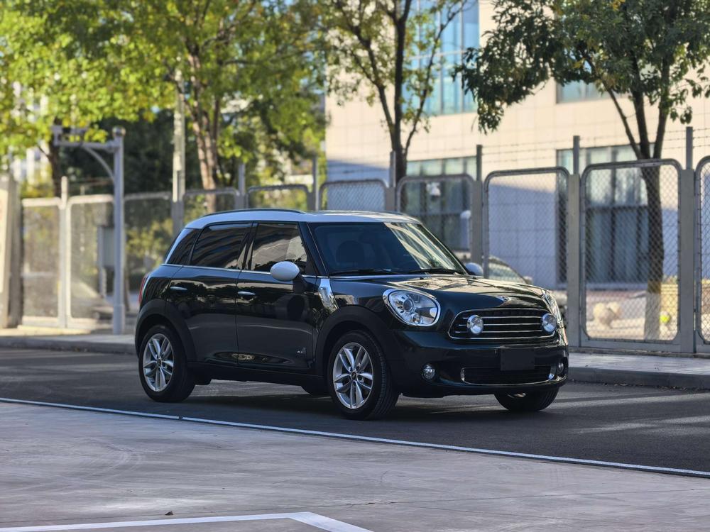 MINI MINI COUNTRYMAN