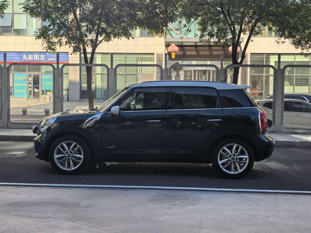 MINI MINI COUNTRYMAN