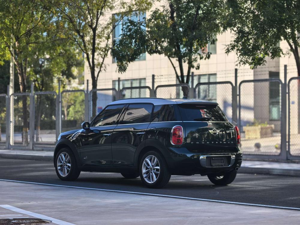 MINI MINI COUNTRYMAN