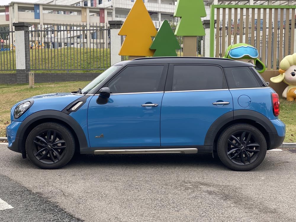 MINI MINI COUNTRYMAN