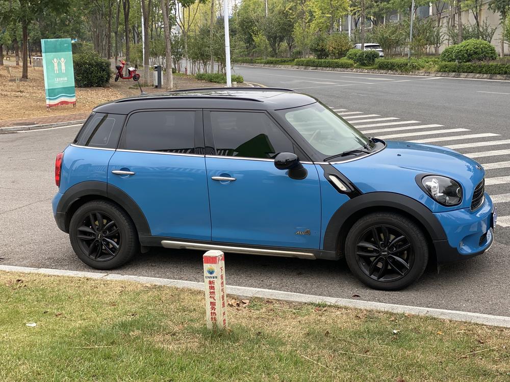 MINI MINI COUNTRYMAN