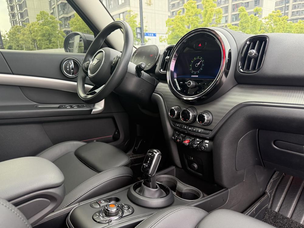 MINI MINI COUNTRYMAN