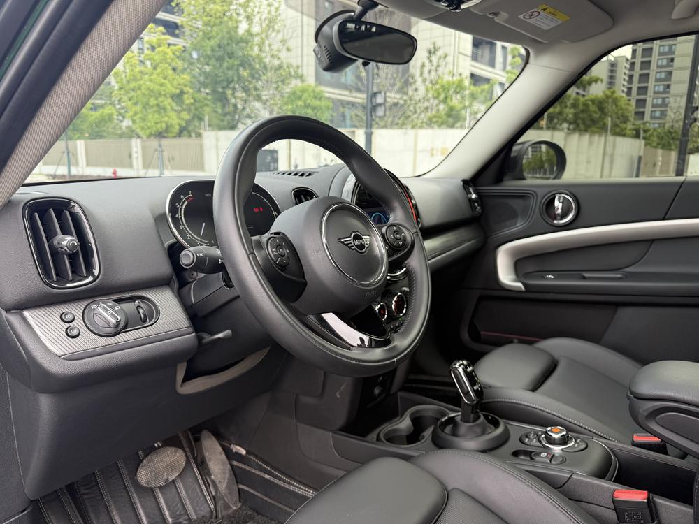 MINI MINI COUNTRYMAN