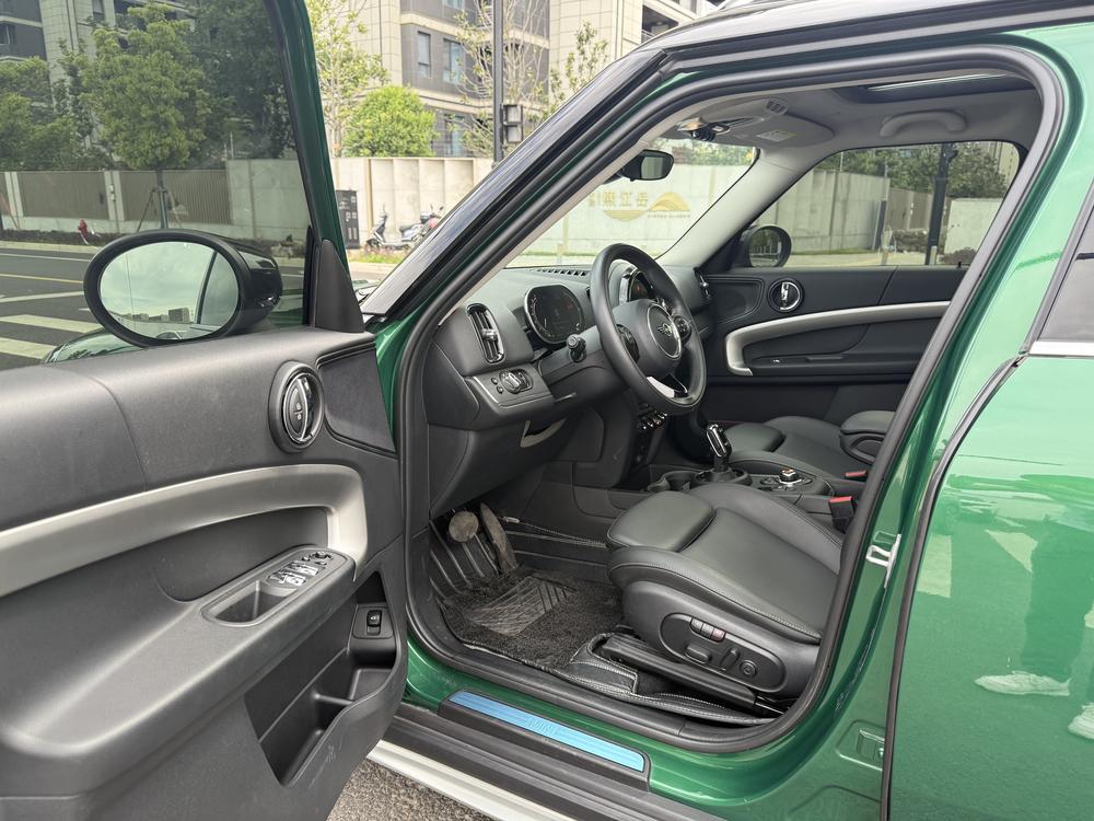 MINI MINI COUNTRYMAN