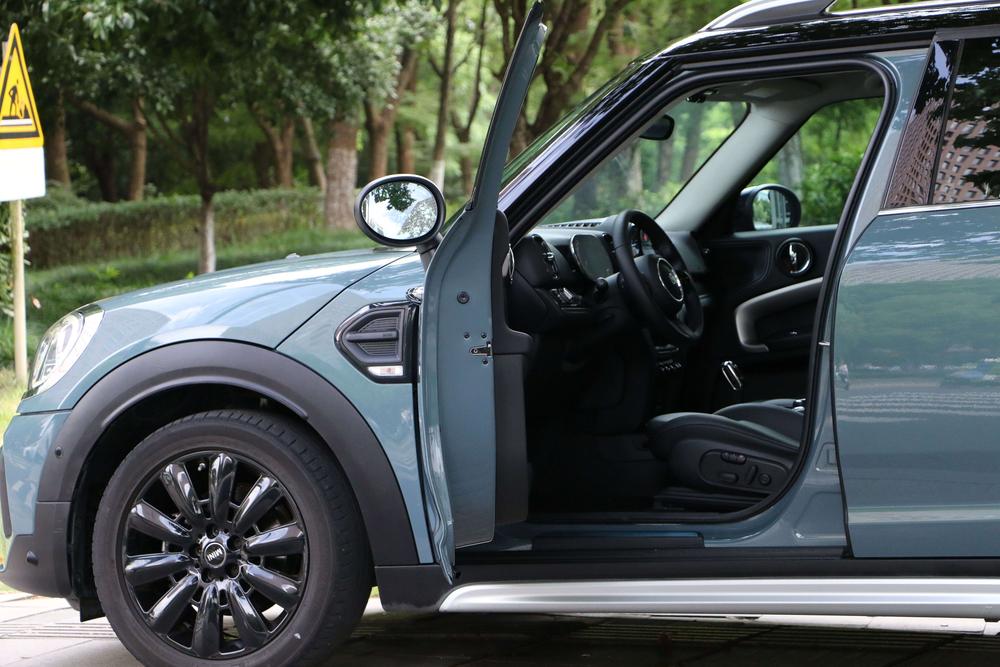 MINI MINI COUNTRYMAN