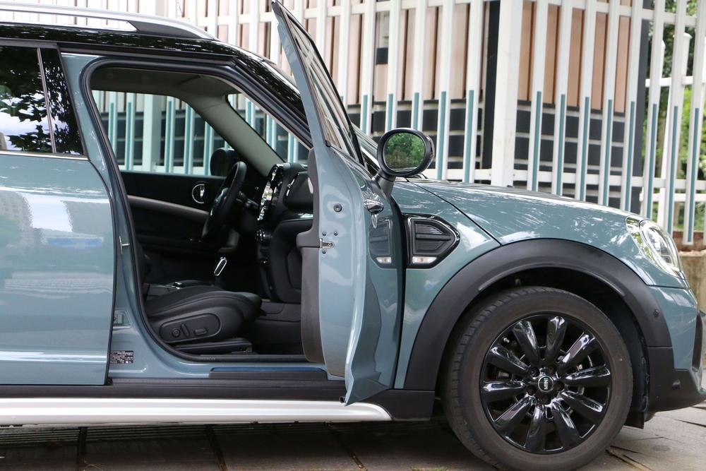 MINI MINI COUNTRYMAN