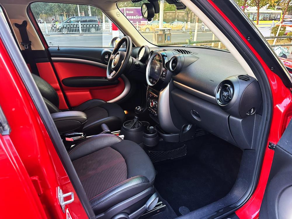 MINI MINI COUNTRYMAN