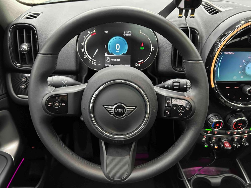 MINI MINI COUNTRYMAN