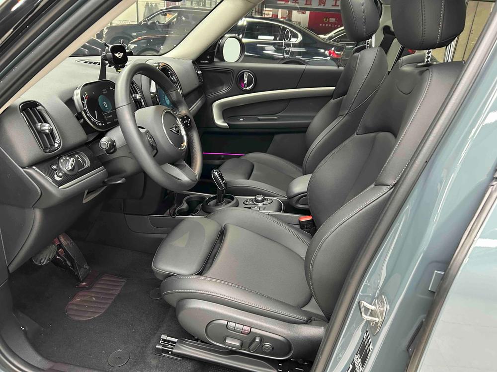 MINI MINI COUNTRYMAN