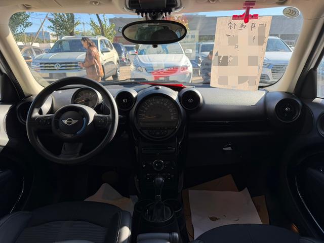 MINI MINI COUNTRYMAN