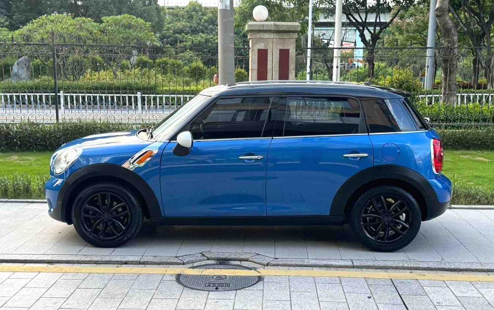 MINI MINI COUNTRYMAN