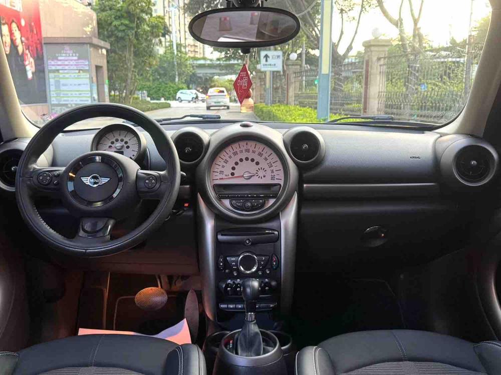 MINI MINI COUNTRYMAN