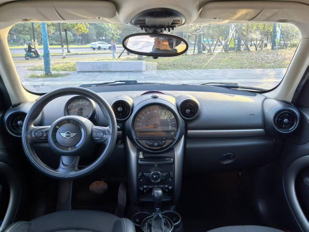 MINI MINI COUNTRYMAN