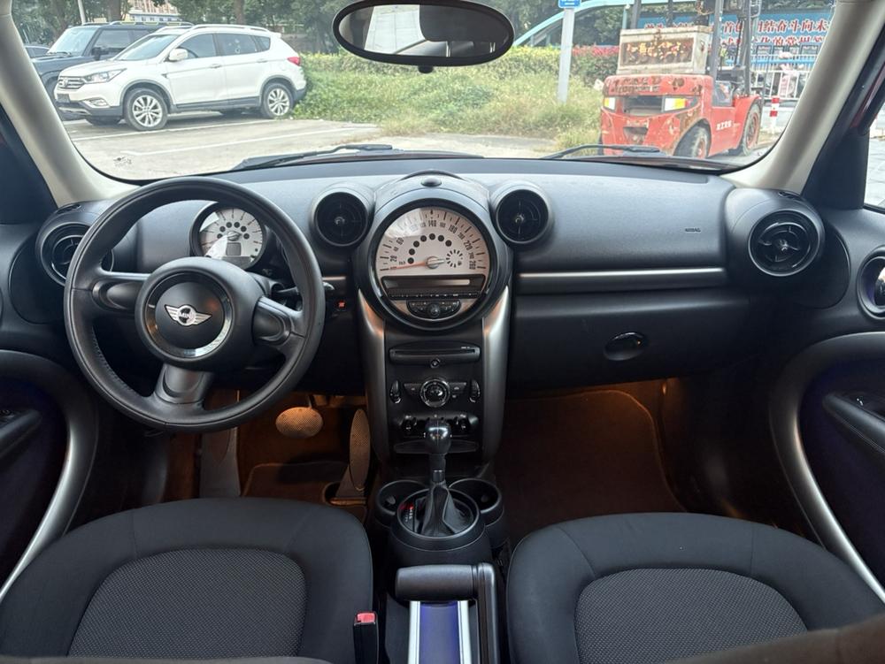 MINI MINI COUNTRYMAN