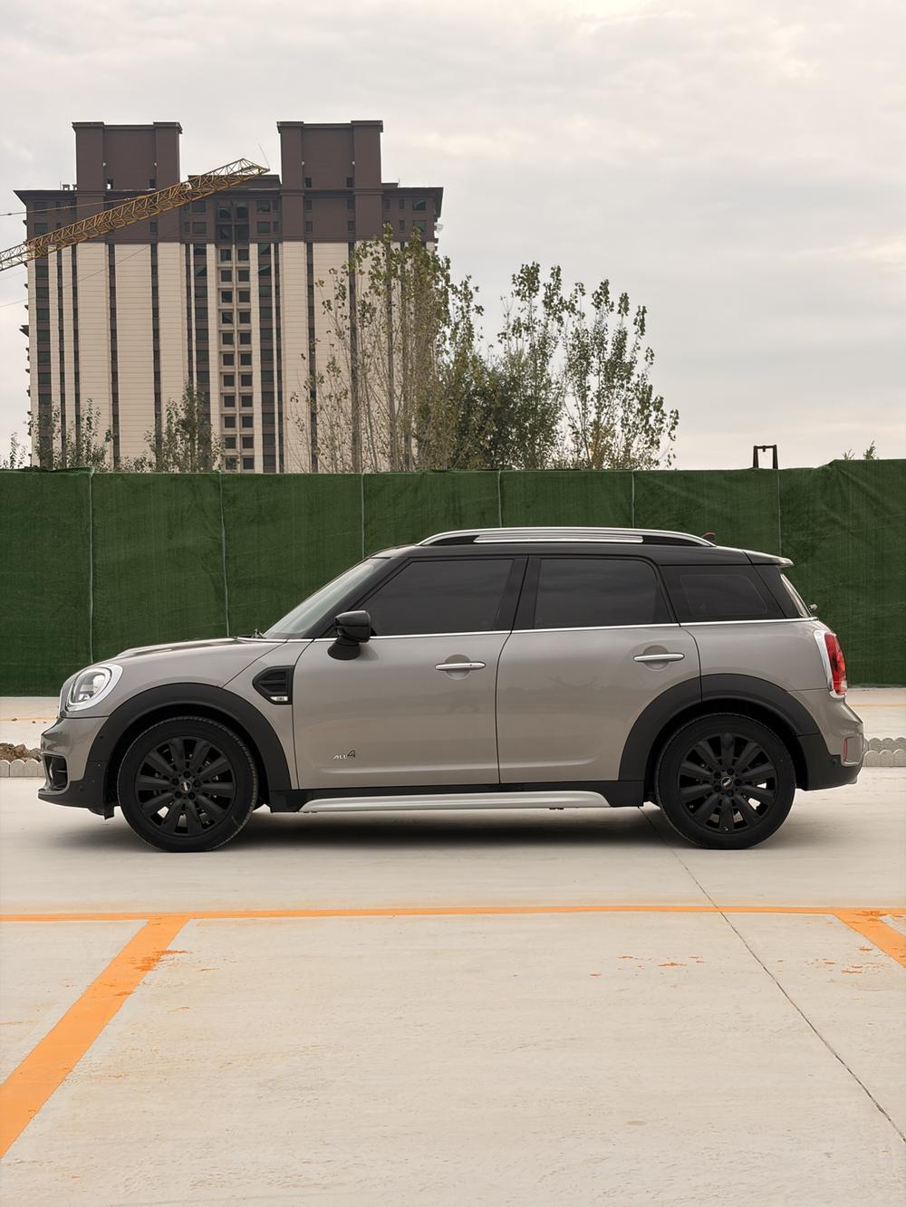 MINI MINI COUNTRYMAN