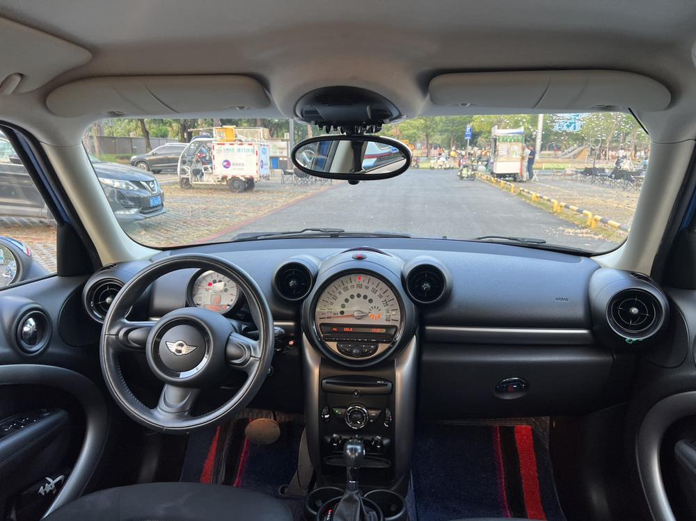 MINI MINI COUNTRYMAN