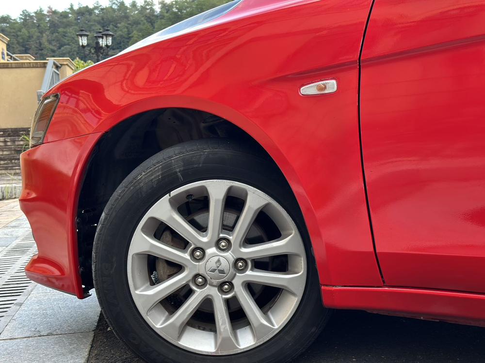 Mitsubishi Lancer EX