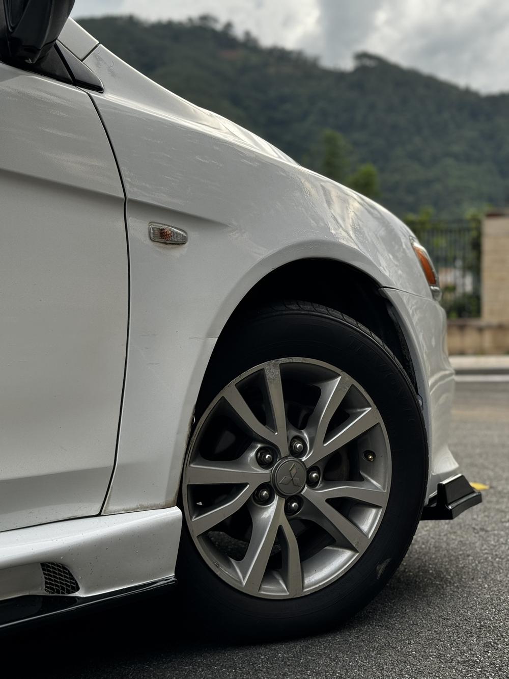 Mitsubishi Lancer EX