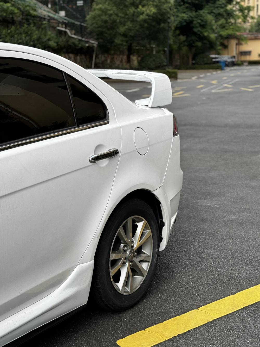 Mitsubishi Lancer EX