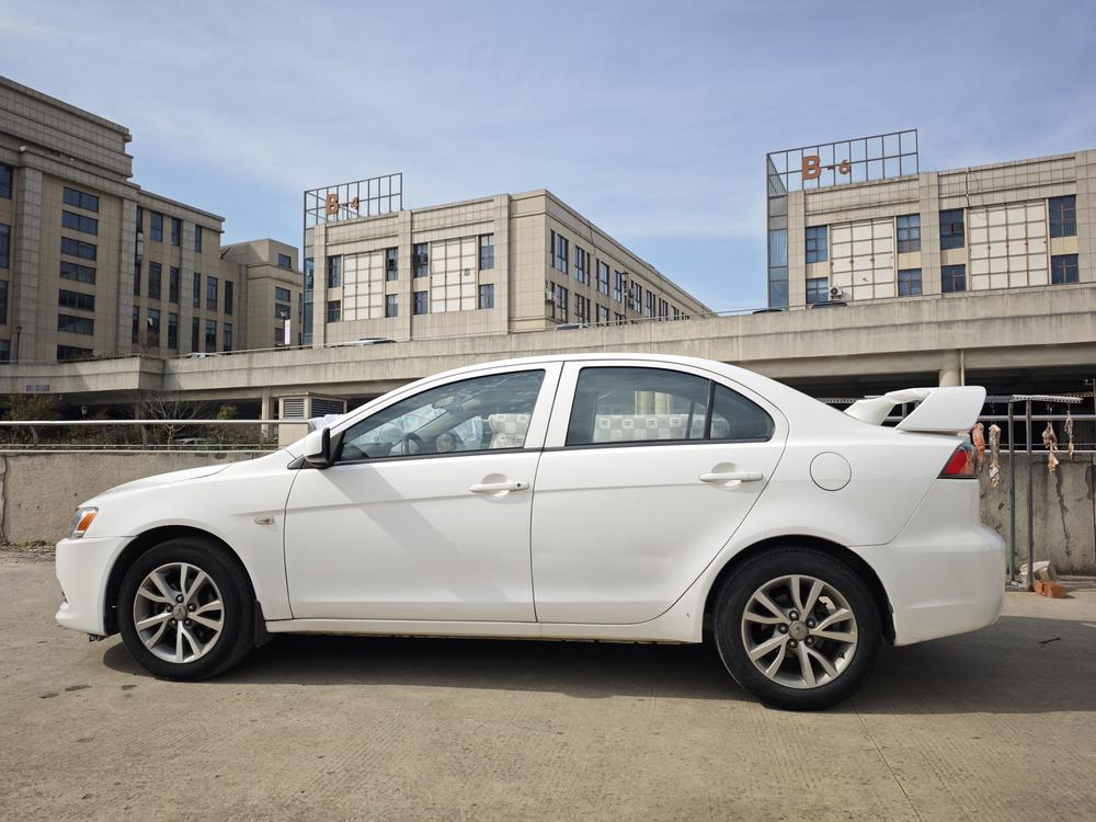 Mitsubishi Lancer EX