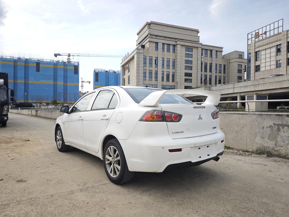 Mitsubishi Lancer EX