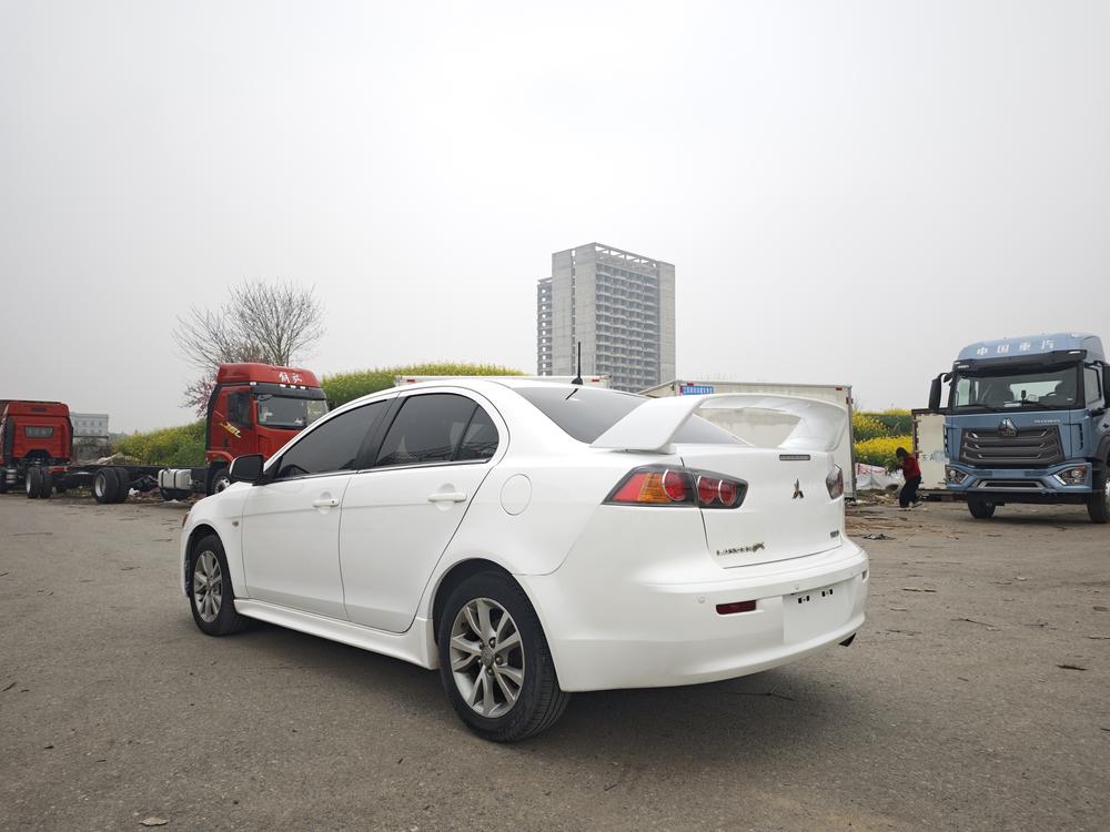 Mitsubishi Lancer EX