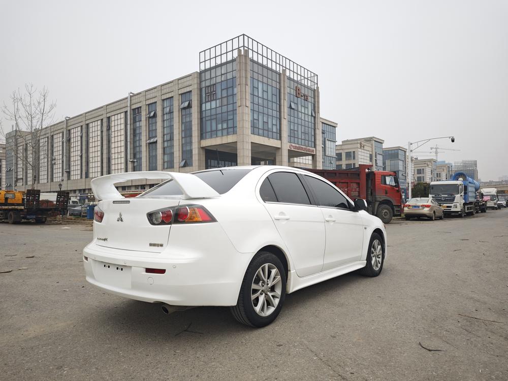 Mitsubishi Lancer EX