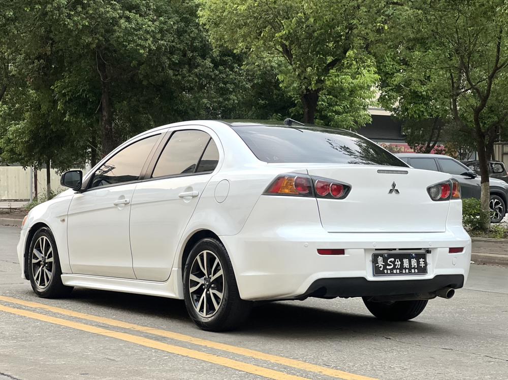 Mitsubishi Lancer EX