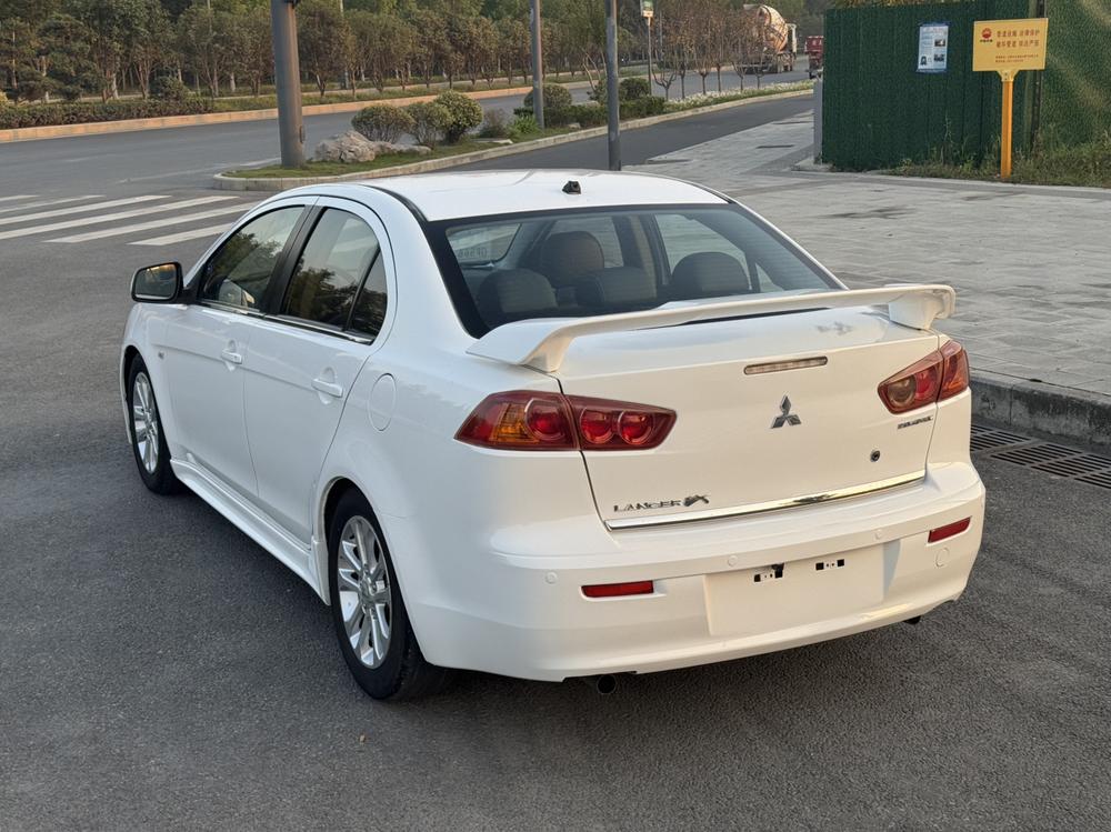 Mitsubishi Lancer EX