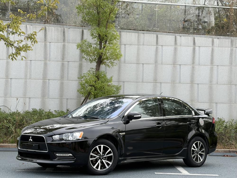 Mitsubishi Lancer EX