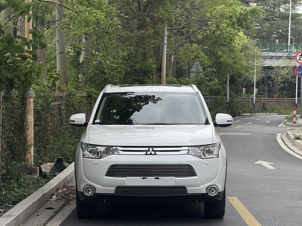 Mitsubishi Outlander (Import)