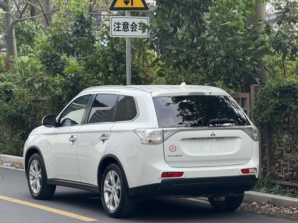 Mitsubishi Outlander (Import)