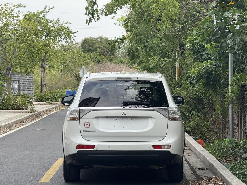 Mitsubishi Outlander (Import)