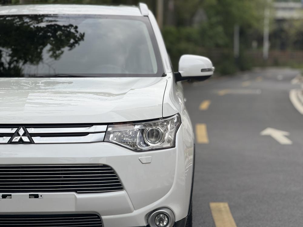 Mitsubishi Outlander (Import)