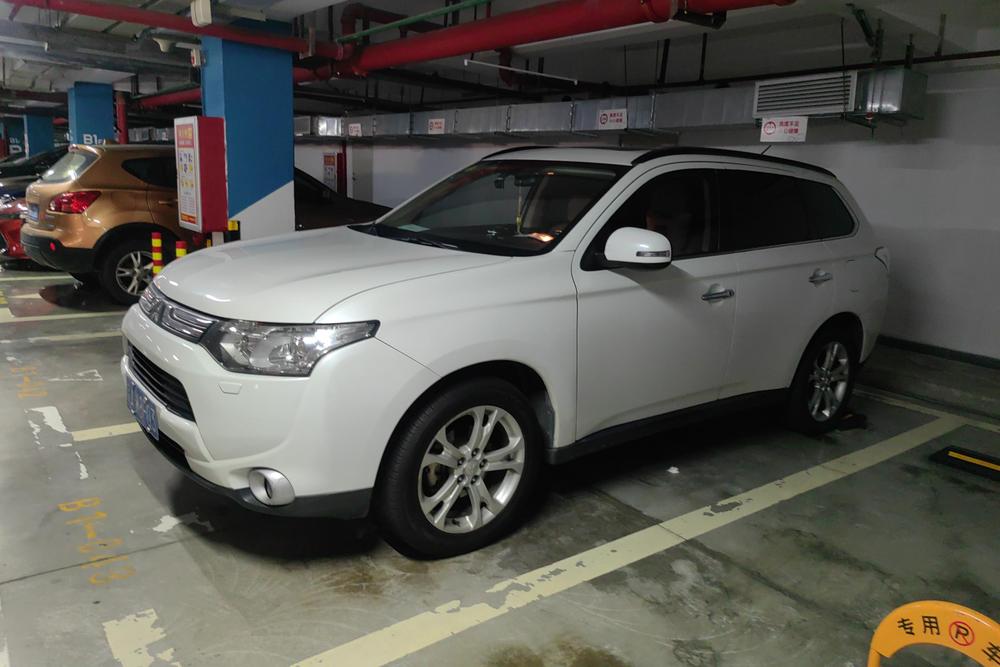 Mitsubishi Outlander (Import)