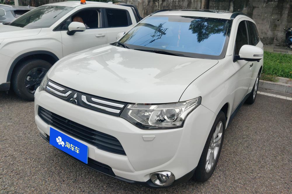 Mitsubishi Outlander (Import)